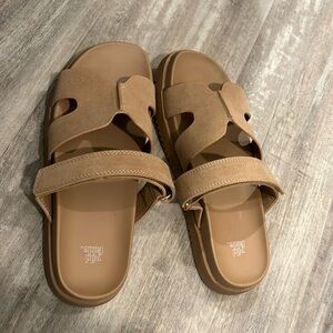 NWOT Wild Fable Hayley Sandal - Size 8